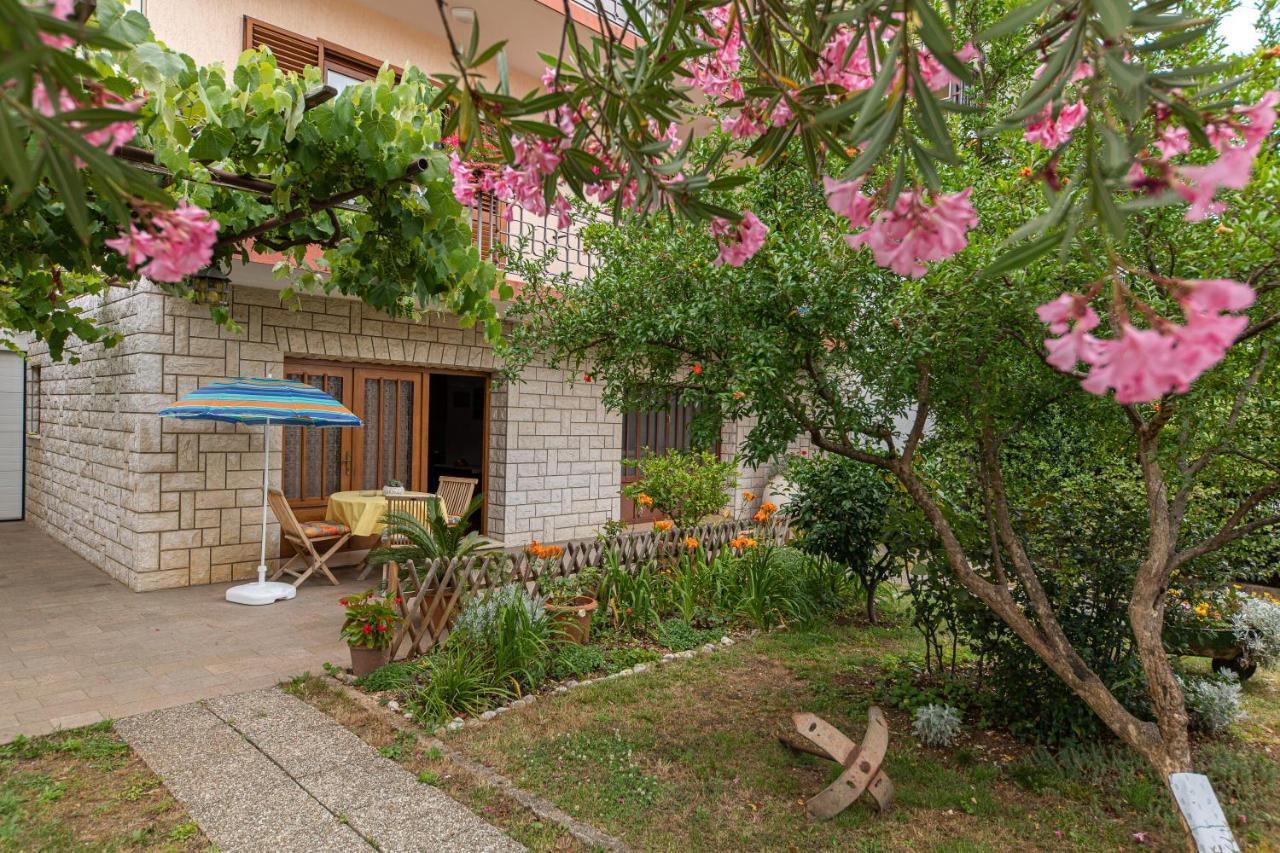 Casa Oleander Lägenhet Crikvenica Exteriör bild